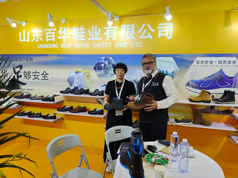 2025摩登中国国际鞋包服饰时尚展现场来了，长征娱乐展位现场人气爆棚！