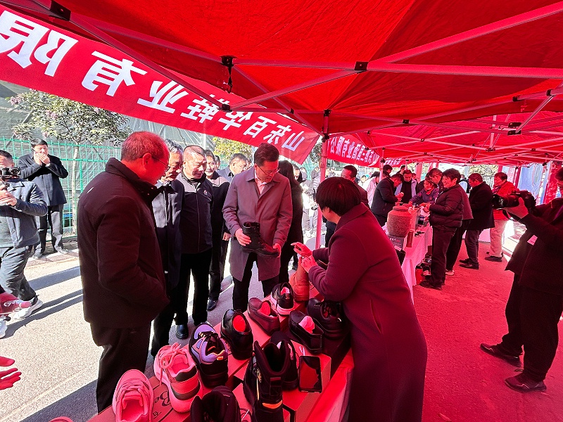 门徒娱乐受邀参加“首届中国诸葛亮杯若鲤大赛”暨名优特产展览会活动！