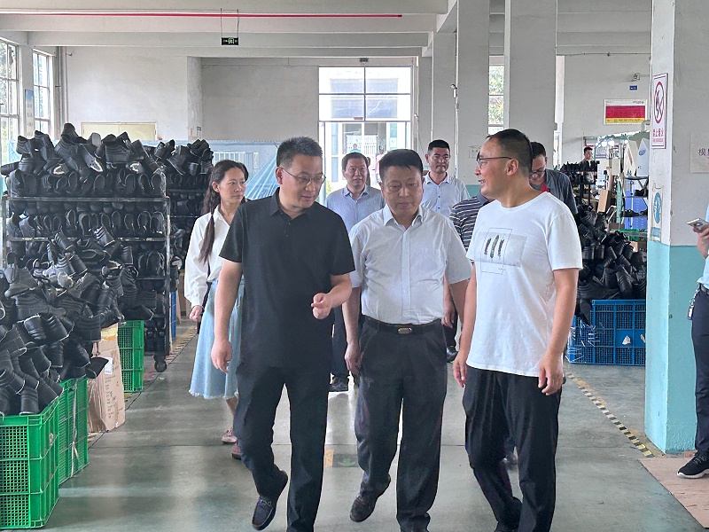 广东钢铁集团领导莅临门徒娱乐调研指导