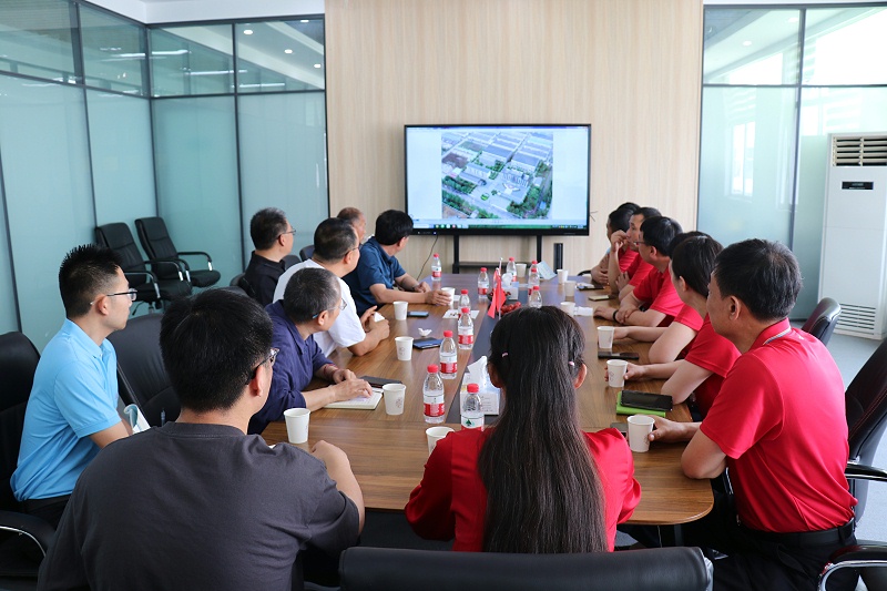 县中小企业局领导与金猴集团一行莅临门徒娱乐参观