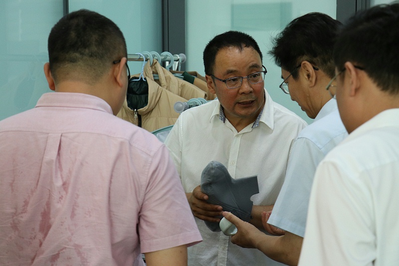 广东省发展改革委到门徒娱乐走访调研