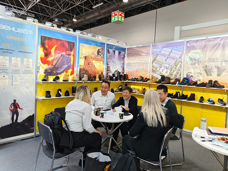 聚焦德国A+A：长征娱乐携新品，开启防护新体验！