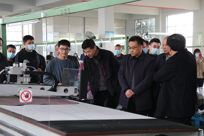 沂南县中小企业发展局领导莅临门徒娱乐指导工作