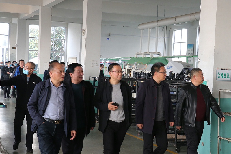 沂南县中小企业发展局领导莅临门徒娱乐指导工作