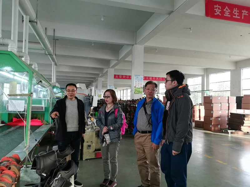 加拿大客户参观门徒娱乐工厂