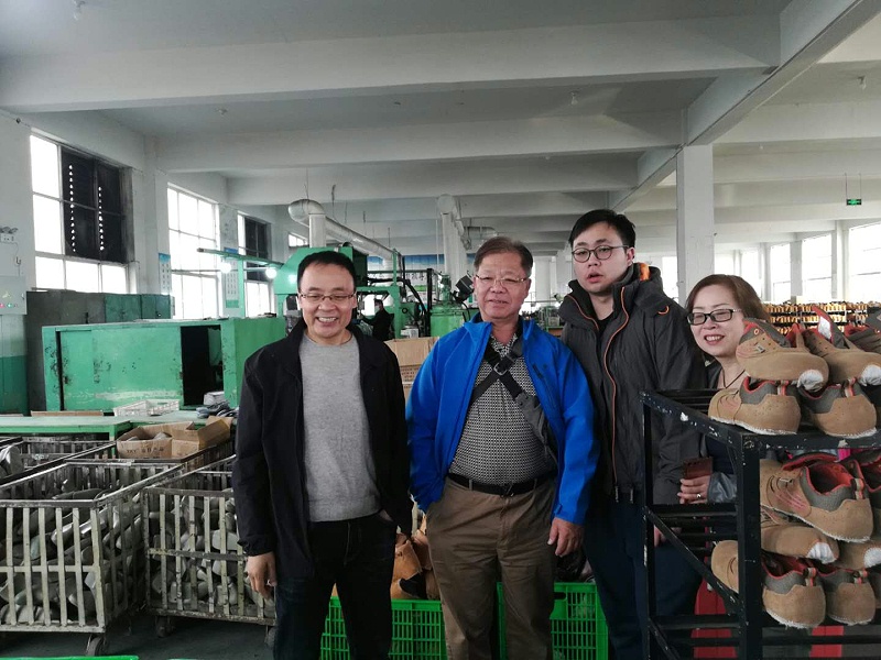 加拿大客户参观门徒娱乐工厂