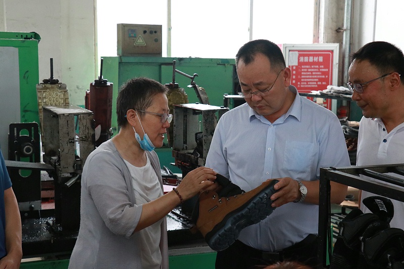 沂南县县长冉凡亚等一行莅临门徒娱乐